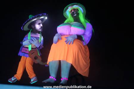 Glow 07042009 089