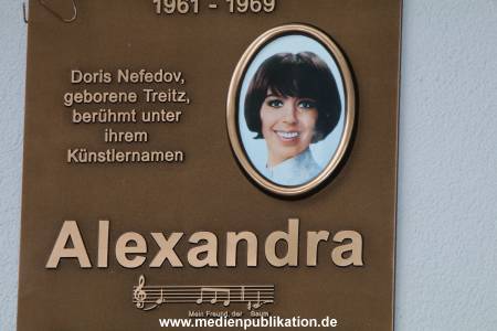 Alexandra Gedenktafel 30072016 190