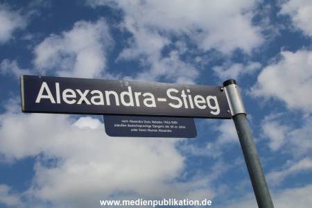 Alexandra Gedenktafel 30072016 219