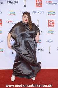 GoldeneBildDerFrau 09112022 312