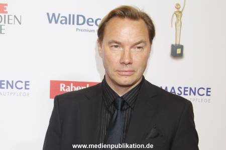 Goldene Bild der Frau 07112018 174