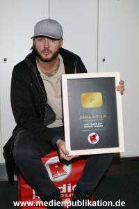 James Arthur 08112016 010
