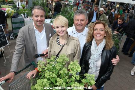 Charity Blumen AKK 15092013 075