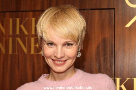 NikkeiNine 21112016 060