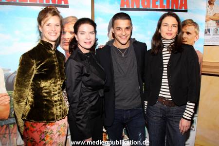 Angelina 05012009 022