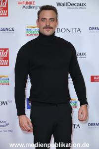 GoldeneBildDerFrau 20112024 451