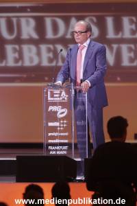 LEA Award 04042016 1180
