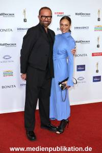 GoldeneBildDerFrau 20112024 706