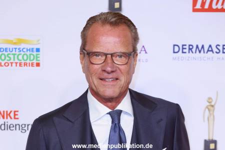 GoldeneBildDerFrau 09112022 122