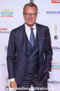 GoldeneBildDerFrau 09112022 123