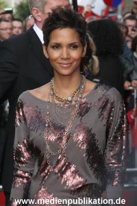 Halle Berry 30092010 003