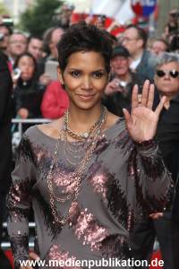 Halle Berry 30092010 005
