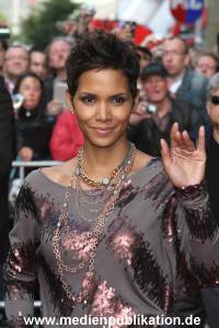 Halle Berry 30092010 006