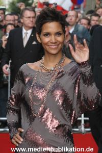 Halle Berry 30092010 010