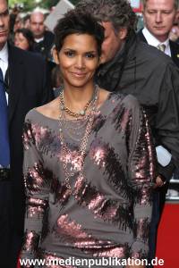 Halle Berry 30092010 014