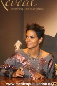 Halle Berry 30092010 016