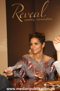 Halle Berry 30092010 017