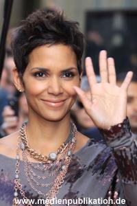 Halle Berry 30092010 028