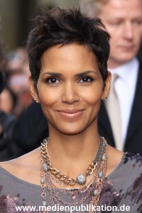 Halle Berry 30092010 035