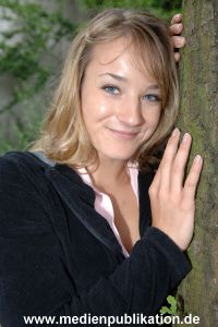 Single Julia 001