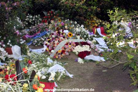 Bleibtreu Grab 02062009 005