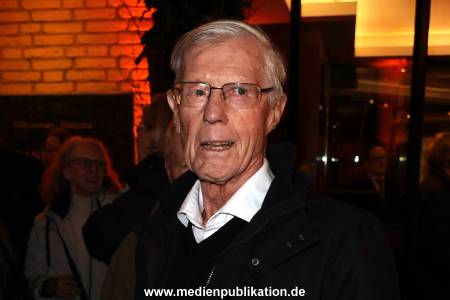 PunschUntermDach 06012025 028