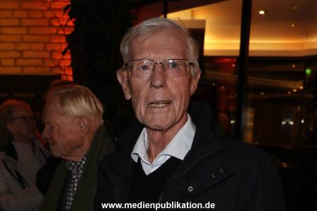 PunschUntermDach 06012025 032