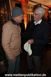 PunschUntermDach 06012025 060