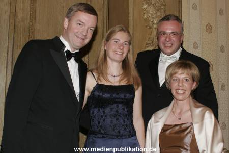 Blauer Ball 2005 001