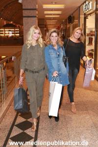 Latenightshopping 07102016 591