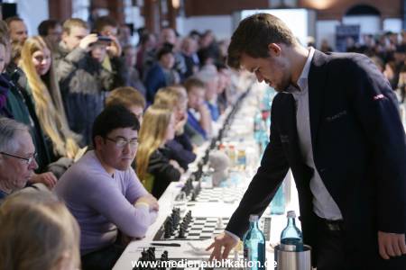 Carlsen Schach 20022016 081