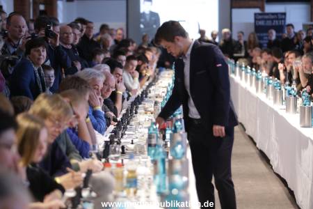 Carlsen Schach 20022016 093