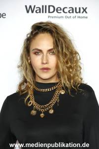 GoldeneBildDerFrau 11102023 026