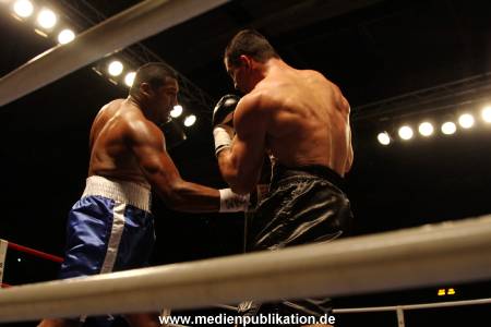 Universum Fight Night 12102012 109