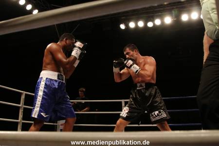 Universum Fight Night 12102012 117