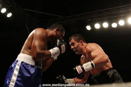 Universum Fight Night 12102012 122