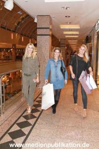 Latenightshopping 07102016 578