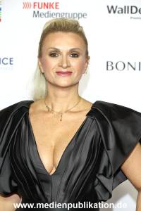 GoldeneBildDerFrau 11102023 087