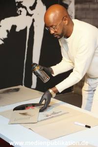 Banksy Charity 24102022 021