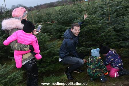 Glantz Promi Baumsaegen 11122016 089
