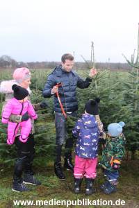 Glantz Promi Baumsaegen 11122016 095