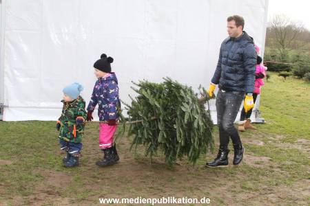 Glantz Promi Baumsaegen 11122016 112