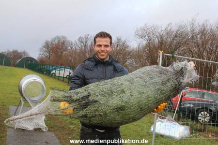 Glantz Promi Baumsaegen 11122016 117