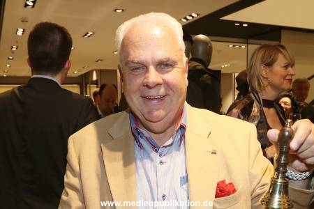 Blauer Ball Netzwerk 10102016 071