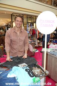 Charity Flohmarkt AEZ 21032023 336