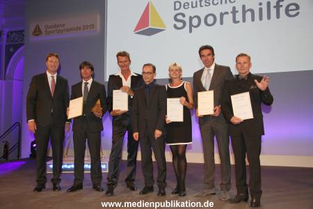 GoldeneSportpyramide 12092015 0408
