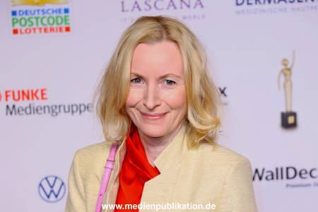 GoldeneBildDerFrau 09112022 013