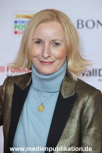 GoldeneBildDerFrau 20112024 048