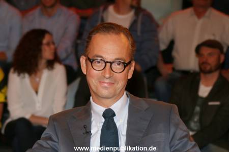 Lanz Sendung2 16092015 053