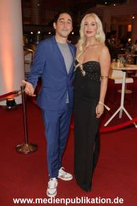 GoldeneBildDerFrau 20112024 1207